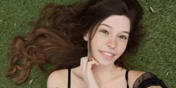 Belle Delphine No Makeup: Redefining Beauty Standards